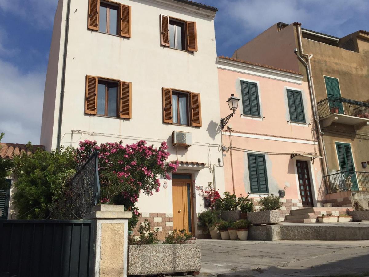 Bed and Breakfast Le Scalette La Maddalena  Exteriér fotografie